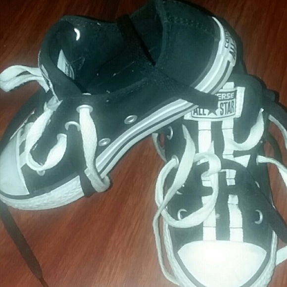 Tennis shoes - Picture 2 of 4